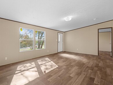 812 E Aquarius Ct, Granbury, TX 76049 - photo 5