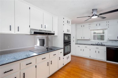 2510 Camelot Cir, Marietta, GA 30062 - photo 5