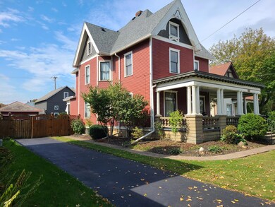 469 N Main St