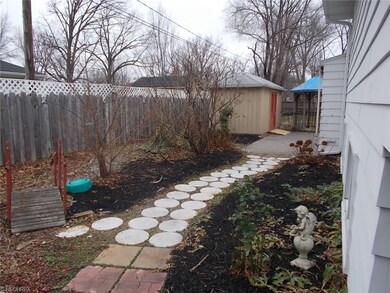 734 Oakwood Ave, Sheffield Lake, OH 44054 - photo 2