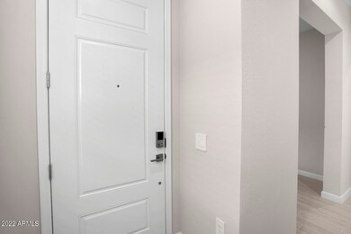 04_4847_E_Village_Dr__04_mls