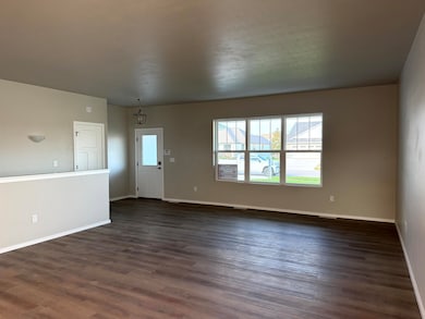 N9330 Gemstone Ct, Appleton, WI 54915 - photo 7