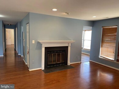 20161 Locustdale Dr, Germantown, MD 20876 - photo 2