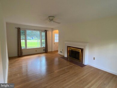 6700 Haycock Rd, Falls Church, VA 22043 - photo 3