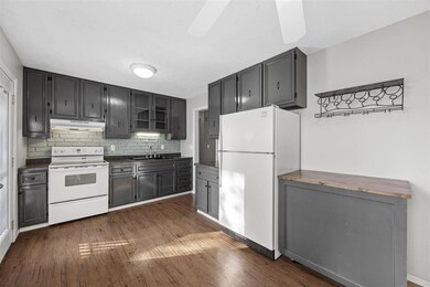 3139 Stratford Ln SW, Cedar Rapids, IA 52404 - photo 5