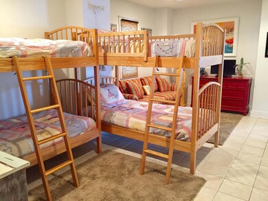 7F - Bedroom with Bunks & Living Area (5