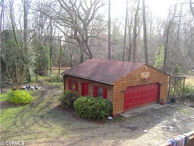 Parking Lot/Garage