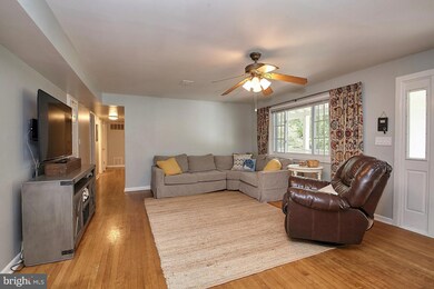 6691 Maxwell Ave, Warrenton, VA 20187 - photo 3