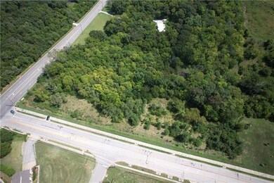 5915 Maurer Rd, Shawnee, KS 66217 - photo 4