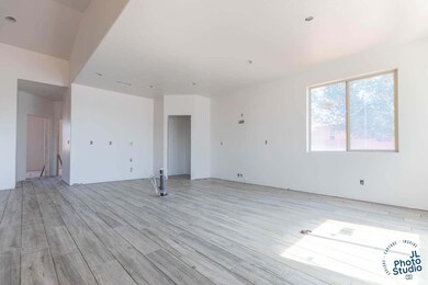 5- Kitchen