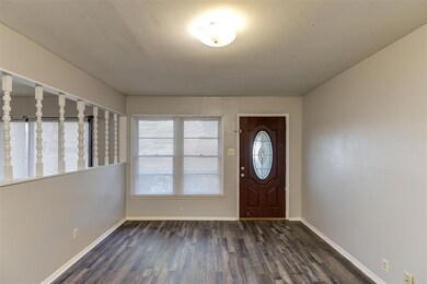 1107 Davis St, Cleburne, TX 76033 - photo 6