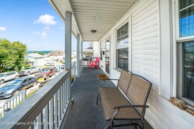 1137 W Locust St, Scranton, PA 18504 - photo 3