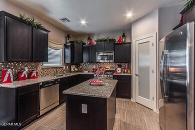 220 Playa Vista Ct, Horizon City, TX 79928 - photo 7