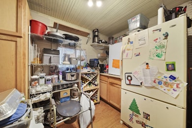 613 Backus St, Jackson, MI 49202 - photo 5