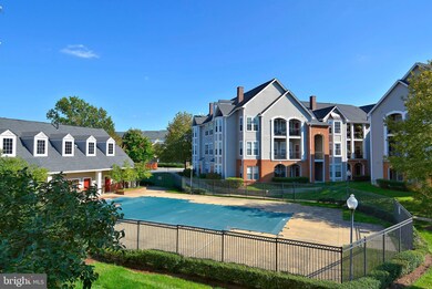 46608 Drysdale Terrace unit 202, Sterling, VA 20165 - photo 2