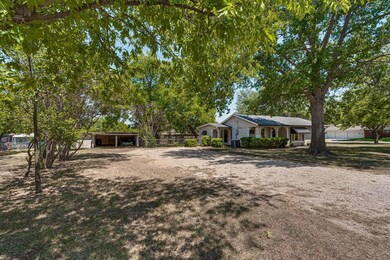 1302 Grand Ave, Cleburne, TX 76033 - photo 2