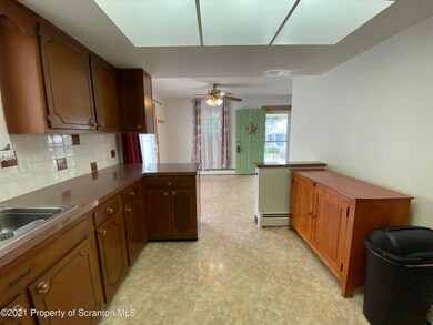 833 Maple St, Scranton, PA 18505 - photo 4