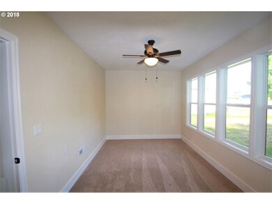 499 NW 3rd Ave, Canby, OR 97013 - photo 7