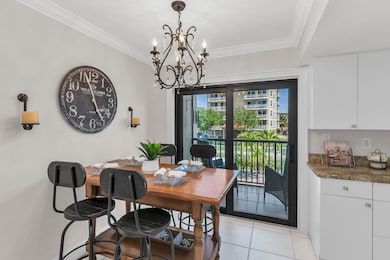 Eat-in Kitchen
