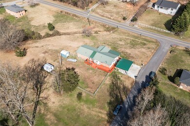 200 Evergreen Dr, Walhalla, SC 29691 - photo 7