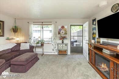 08-Living Room_IMG_8751-2
