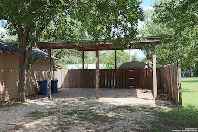 503 S Lewis Ave, Kerrville, TX 78028 - photo 2