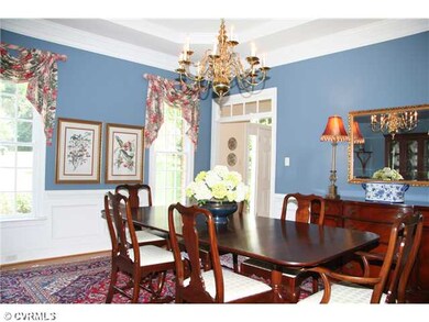 Dining Room - Formal dining room has 10' ceilings,