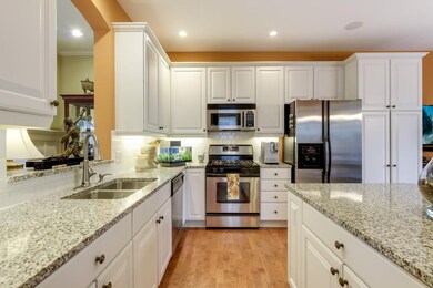 Granite counters & stainless steel appliances
