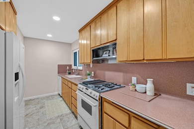 32778 Sumac St, Union City, CA 94587 - photo 6