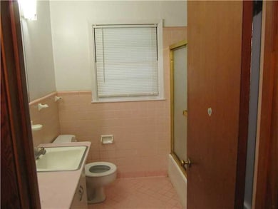 Master Bath/Spa.