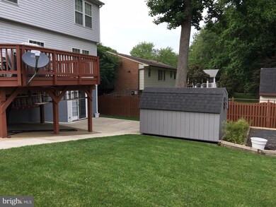 5800 Huckburn Ct, Laurel, MD 20707 - photo 4