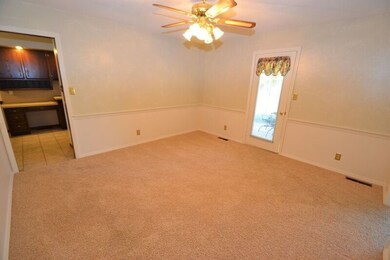 2504 W Yorkshire Dr, Muncie, IN 47304 - photo 7