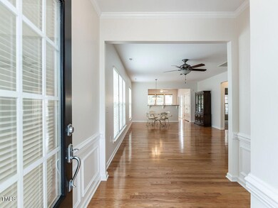003-1280x960-foyer-entry