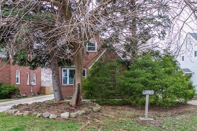 394 E 200th St, Cleveland, OH 44119 - photo 2