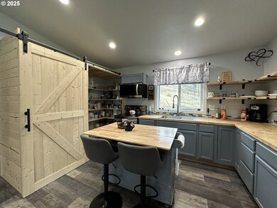 24826 S Hwy 395, Canyoncity, OR 97820 - photo 6