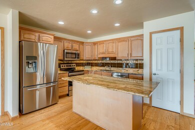 3703CalgaryCt_0014