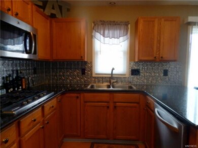 7176 Lenmart Dr, North Tonawanda, NY 14120 - photo 3