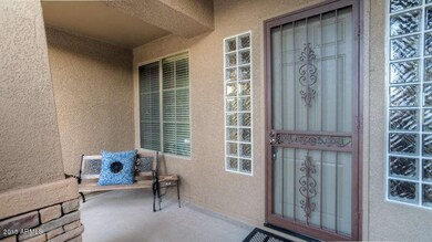 004 - Porch