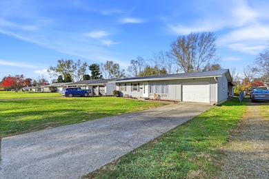 709 Meadow Dr, Newark, OH 43055 - photo 2