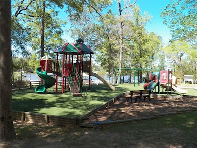 654 Cherry Hills Dr, Huntsville, TX 77340 - photo 4