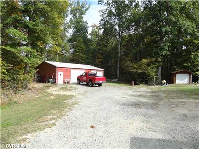 Parking Lot/Garage