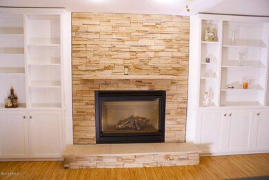 07 Fireplace