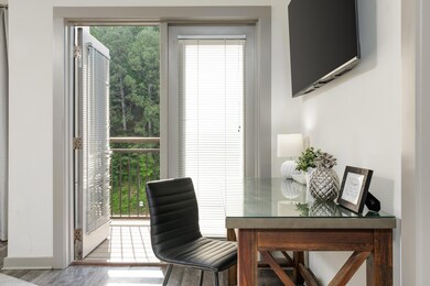 2025_04_April_804_Riverfront_Pkwy_Unit_4