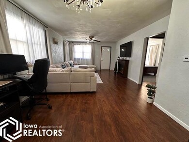 106 N 8th Ave, Marshalltown, IA 50158 - photo 4