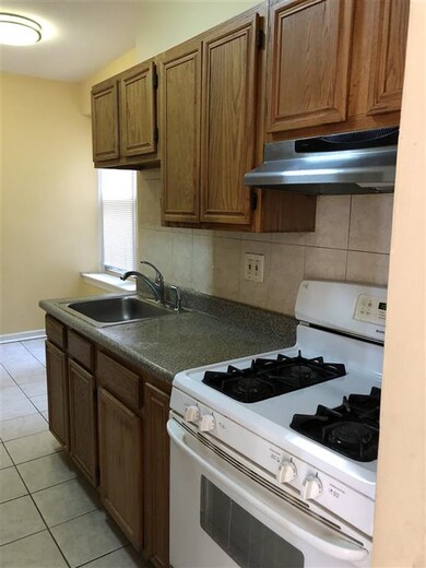 135 van Wagenen Ave unit 2A, Jersey City, NJ 07306 - photo 4