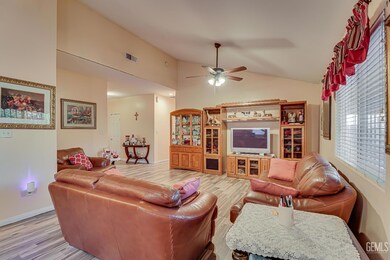 5002 Mar Grande Dr, Bakersfield, CA 93307 - photo 7