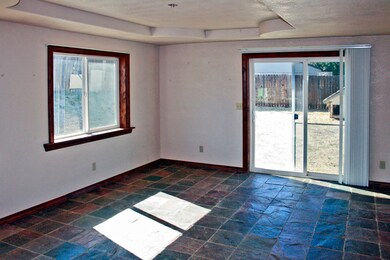 Family Room_1_640