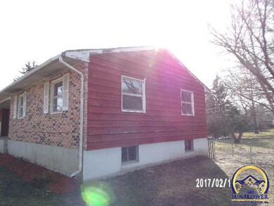 3407 SW 37th St, Topeka, KS 66614 - photo 4