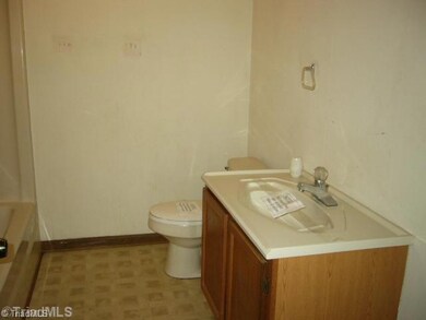 207 Kersey Dr, Archdale, NC 27263 - photo 5