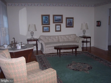 8007 Hillcrest Dr, Manassas, VA 20111 - photo 6